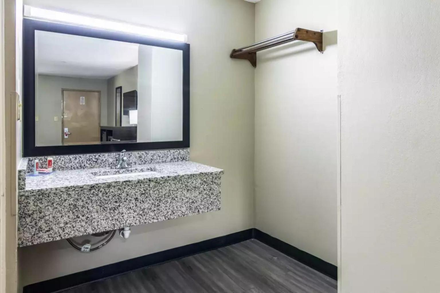 Americas Best Value Inn Opelika Exteriör bild