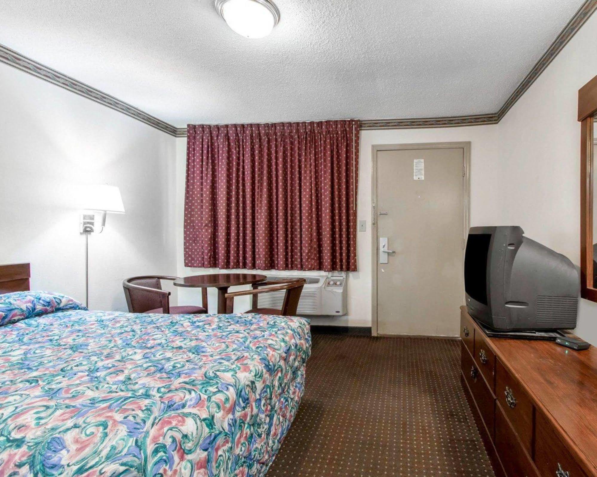 Americas Best Value Inn Opelika Exteriör bild
