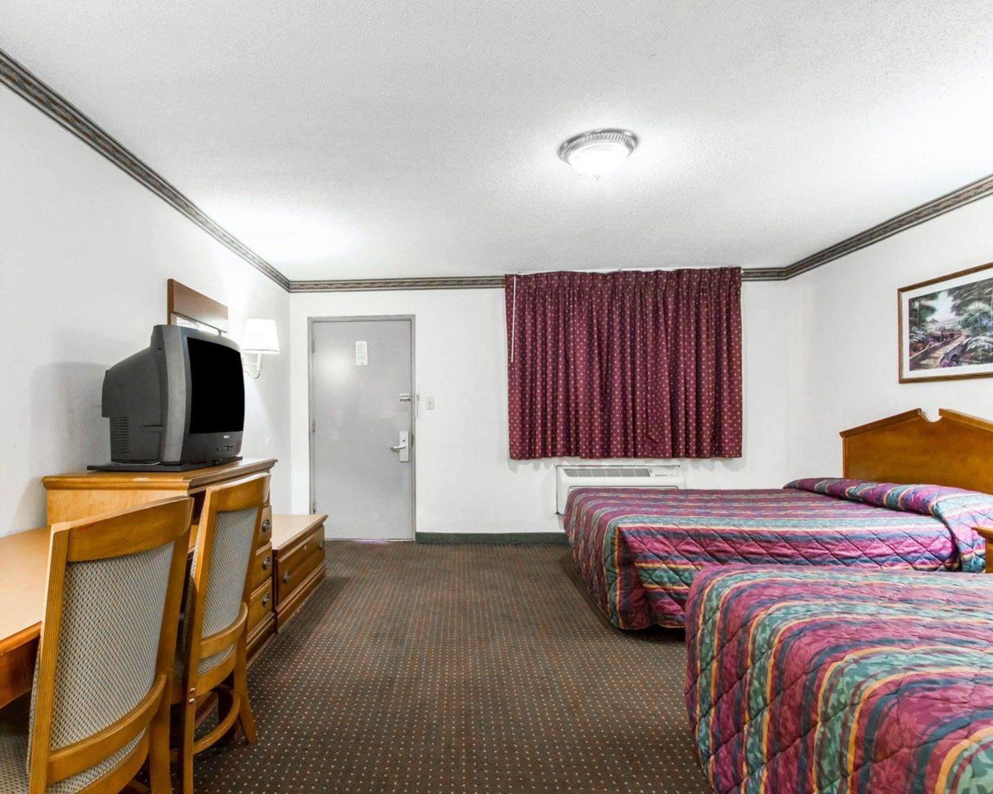 Americas Best Value Inn Opelika Exteriör bild